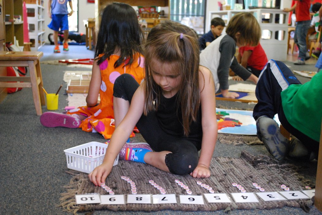 inside-the-montessori-classroom